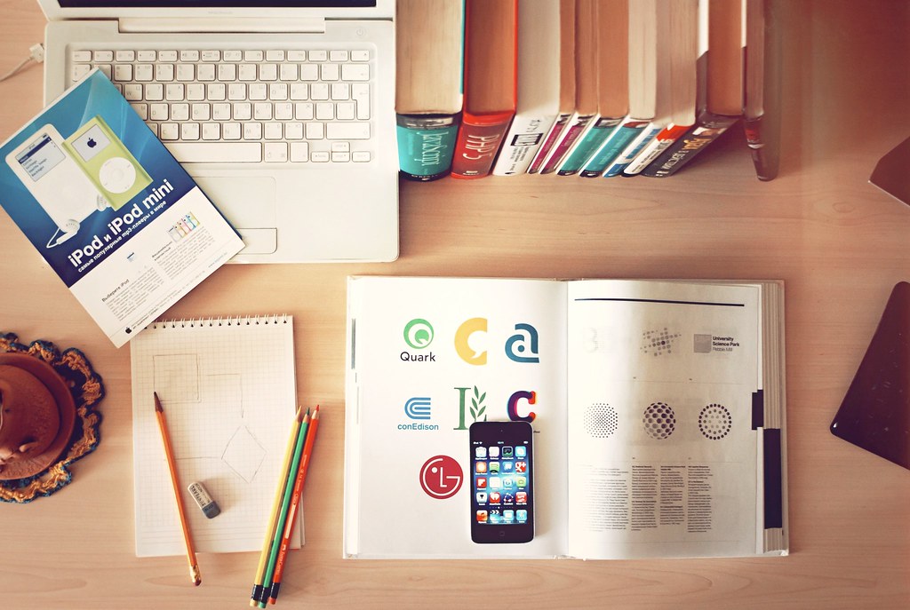 Best AI Writing Assistants for Bloggers in 2026